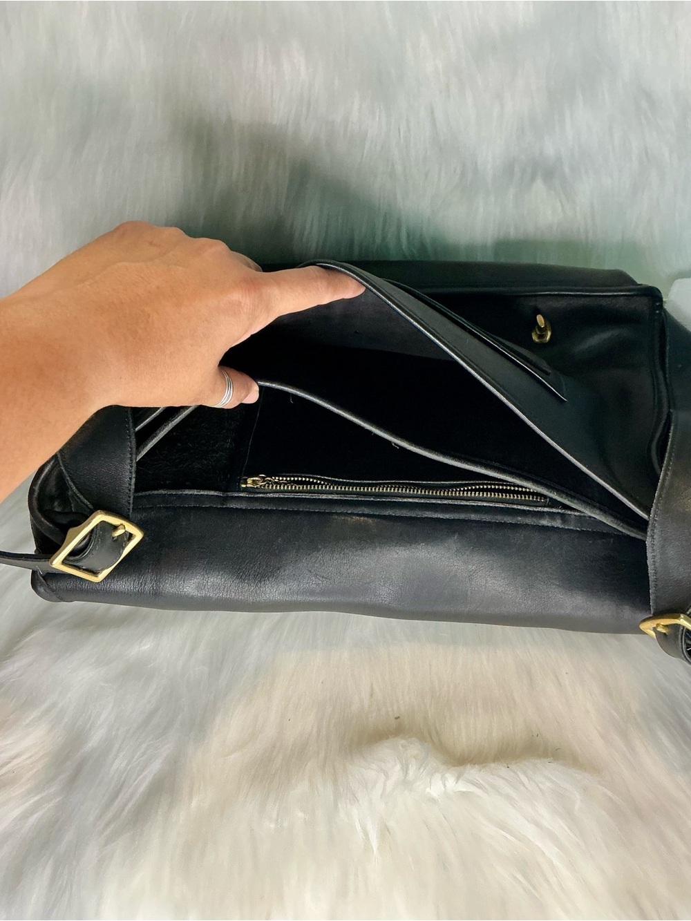Black VTG Coach Leather Men's Messenger Bag - Classic Professional Carry - Picture 5 of 6